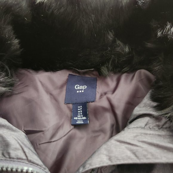 NWT GAP PUFFER JACKET - Picture 4 of 5